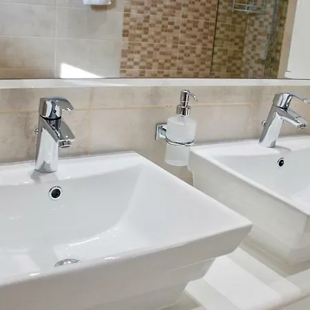 2 Bedroom Nestor With Beautiful Views, Aphrodite Hills Διαμέρισμα