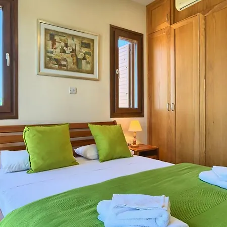 2 Bedroom Nestor With Beautiful Views, Aphrodite Hills