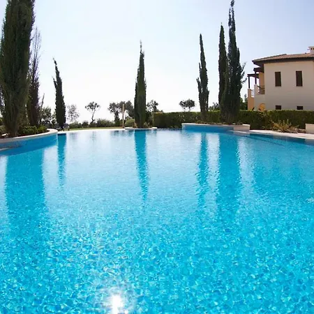 2 Bedroom Nestor With Beautiful Views, Aphrodite Hills Appartement *