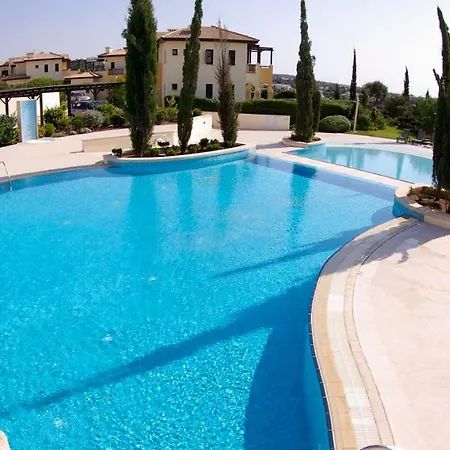 2 Bedroom Nestor With Beautiful Views, Aphrodite Hills Kouklia